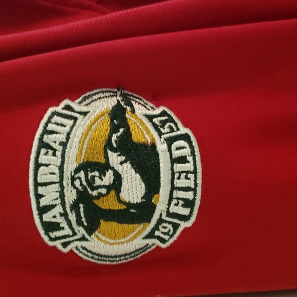 Wisconsin Badgers Lambeau Field CB Dry Tec in a size XL. - Picture 4 of 7